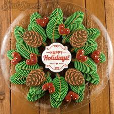 1000 Ideas About Decorated Cookies On Pinterest Cookies Sugar Christmas Cookies Decorated Christmas Sugar Cookies Wreath Cookies