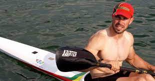 May 21, 2021 · com a antiga atleta do benfica, a canoagem lusa vai estar representada por oito canoístas em tóquio2020, com fernando pimenta em k1 1.000 metros, emanuel silva, joão ribeiro, messias baptista e david varela em k4 500 e teresa portela em k1 200, nas provas de canoagem de velocidade em toquio2020, e de antoine laynay, em slalom. Insolito Companhia Aerea Perde Pagaias De Fernando Pimenta Antes Do Campeonato Da Europa
