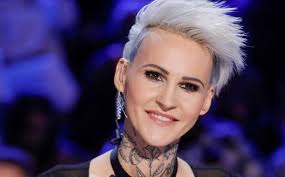 Agnieszka chylińska is also a former singer of o.n.a., which split up in 2003.chylińska's music is a agressive, hard rock mixed with metal, and with some elements of. Agnieszka Chylinska W Zaskakujacej Fryzurze W Takim Kolorze Wlosow Jeszcze Jej Nie Widzieliscie Gwiazdy Rmf Maxxx