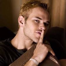 Kellen lutz Why are you so beautiful?!