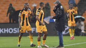 Kaizer Chiefs coach Nasreddine Nabi stands with players after SuperSport  United 'accident' - 'Players gave their best and they were tired' |  Goal.com South Africa