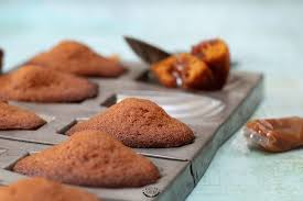 Les Madeleines Caramel Fourrees Caramel Beurre Sale De Christophe Adam Recette Gateaux Et Desserts Madeleine