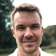 Suzanne Santo • Worried • Listen