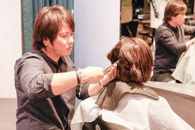 Here are the warning signs of a hair salon to be sure you're in the right place: How To Spot A Bad Haircut And How It Can Be Fixed