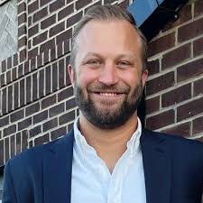 Paul Barnaba's Instagram, Twitter & Facebook