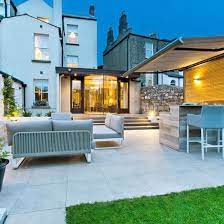 This inviting wicker furniture is sure to make friends and family want to come over and stay awhile. Amazing Dublin Garden Outdoor Bbq Area Bbq Garden Area Back Garden Design