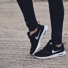 Black And White Nike Tennis Shoes Womens Find Out Where To Get The Shoes Running Shoes Nike Nike Women Nike