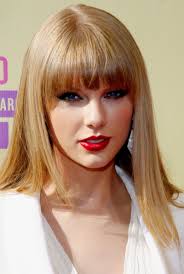 10 Times Taylor Swift Rocked Red Lipstick Belleza Clasica Famosos Rostros