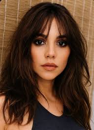 Can someone make her hair wavy or curly at the same length?