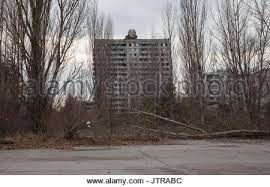 Oggi chernobyl è un luogo spettrale. La Citta Di Chernobyl Oggi Una Citta Fantasma Di Edifici Abbandonati Dove 50 000 Persone Hanno Vissuto Una Volta E La Maggioranza Ha Lavorato Presso L Impianto Di Alimentazione Nelle Vicinanze Foto Stock Alamy