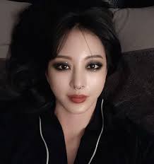 SSEN이슈] 한예슬 코걸이, 화사 히프슬렁룩…그게 어때서 | 서울신문