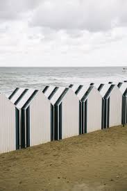 Les Cabines De Plage D Yport Sur La Cote Normande Weekend Yport Normandie Etretat Deauville Plage Cabine De Plage
