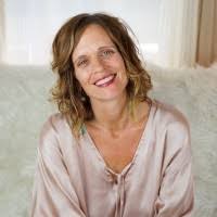 30+ "Vicky Markham" profiles