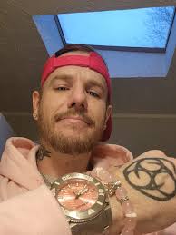 Real men wear pink! #vibeloops