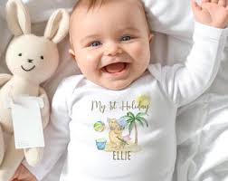 Ensemble barboteuse bébé ourson et porcelet personnalisé : Tenue pour les  premières vacances