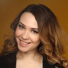 Iris Mason's Instagram, Twitter & Facebook