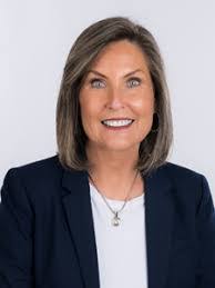 Natalie Leach's Instagram, Twitter & Facebook