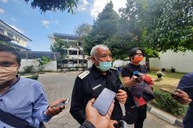 Sri purnomo mengaku sempat mengalami gejala. Bupati Sleman Positif Corona Ikut Vaksinasi Seminggu Lalu Kesehatan