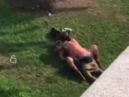 Bari, sesso in pieno giorno ai piedi della muraglia - VIDEO -  Borderline24.com