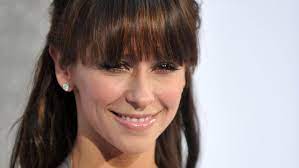 Jennifer love hewitt is an american actress best known for her role on the tv show 'party of five' and her part in the horror film 'i know what you did last summer.' Gf9g41wsbpkjcm