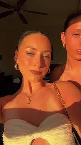 Quinn Robinson's Instagram, Twitter & Facebook