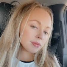 Lynne Crouse's Instagram, Twitter & Facebook