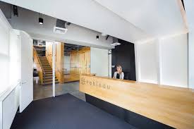 Take A Look At Tableau Software S Modern Seattle Office Reception Counter Design Lobby Design Counter Design
