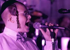 שיר ושבח' בקאבר מקפיץ: 'מלך המשיח' • צפו