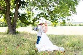 5 Tips for Booking Ranch Wedding Photographer in North Texas