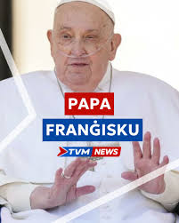 Il-Papa Franġisku deher għall-ewwel darba fil-Pjazza tal-Vatikan minn meta  ħareġ mill-Isptar Gemelli.,  https://tvmnews.mt/news/il-hadd-it-tajjeb-il-papa-qalb-in-nies-fil-pjazza-tal-vatikan/