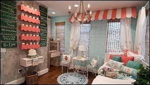 Here are 25 removable diy decorating ideas and products that will give your rental a more personalized touch. Cupcakes Bedroom Ideas Cupcakes Theme Decorating Candyland Sweets Cupcake Decor Paris Themed Bedroom Bedroom Themes Extreme Makeover Home Edition