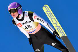 Roglics landsmann blieb bei einem sturz mehrerer fahrer zwar auf dem rad, verlor aber den anschluss an die spitze. Skispringen Lange Pause Fur Olympiasieger Andy Wellinger