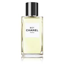 Mehr Als Ein Parfum Eine Hommage An Die Liebe Zwischen Frau Und Mann Chanel Parfum Parfum Diy Parfum