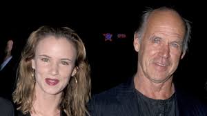 The man is almost in his 90s as you get older, weight training becomes more important. Geoffrey Lewis Dead Juliette Lewis Father Was 79 Variety