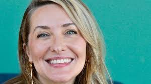 Heather Deere's Instagram, Twitter & Facebook