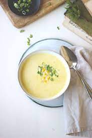 Mais, bohnen, (milde) chilis, früchte und bestimmte gemüsesorten spielen eine dominante rolle. Mais Kokos Suppe Holunderweg18 Rezept Suppen Rezept Vegetarisch Rezepte Suppe Rezept Einfach