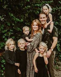 He has a brother named jared who was born in 1979, and a. James Van Der Beek Announces New Pregnancy Talks Miscarriages