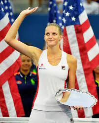 Karolina Pliskova Holds The Award For A Second Place At The 2016 Us Open After Losing To Angelique Kerber Of Germ Tennis Players Female Glam Slam Soccer Tennis