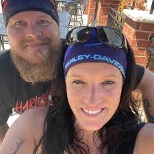 Amanda Metzler's Instagram, Twitter & Facebook