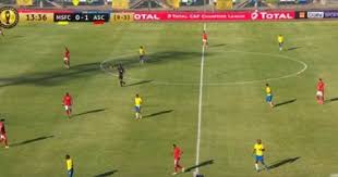 انتهى اللقاء بالتعادل الإيجابي بين الاهلي وصن داونز، لتأهل الأول إلى دور نصف النهائي بمحموع اللقاءين 1/3 ذهابًا وإيابًا. 8lab7d5o9trbim