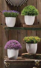 Si te agrada el estilo étnico es importante proteger las plantas del viento. Planta Artificial Para Interiores Con Maceta Blanca Maceta Para Piso Y Pared Decoracion Para Interiores Decoracion Plantas Decoracion De Unas Jardineria