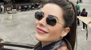 Sandy exibe foto rara com o filho e o tamanho do menino chama atenção