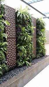 Pin De Angie Brown Em Garden Em 2020 Jardim Vertical Diy Jardim Murado Jardim Vertical De Parede