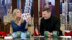 Kelly Reveals Her Family Christmas Card Youtube