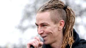 Na podzim 2017 byl zvolen poslancem za středočeský kraj. Pirati Ivan Bartos Chtel Byt Primatorem Za Ano Udajne To Byl Vtip Narodni Noviny