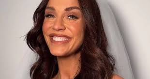 Shop Vicky Pattison's personalised heart-shaped honeymoon necklace as she  prepares for Italian wedding