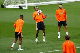 Welcome to the official fc shakhtar donetsk facebook page. Shakhtar Donetsk Trainierte Im Alfredo Di Stefano Stadion Photos Real Madrid Cf