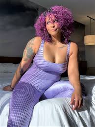 Willow Nightingale - Free pics, galleries & more at Babepedia