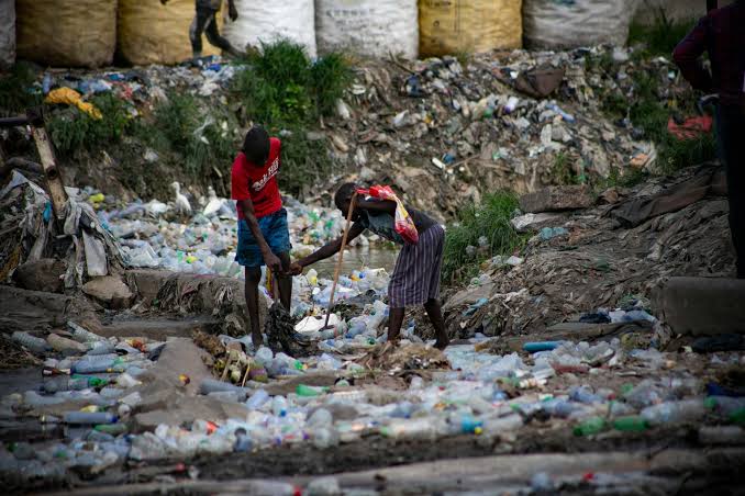 Kinshasa’s Tattooed Street Sweepers Bring Clean Up  and Controversy