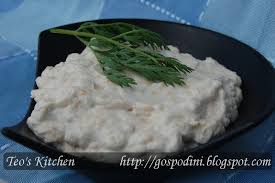 Am impresia ca grisul absoarbe diferit uleiul si salata de icre e mai gretoasa. Salata De Icre Cu Ceapa Retete Culinare By Teo S Kitchen